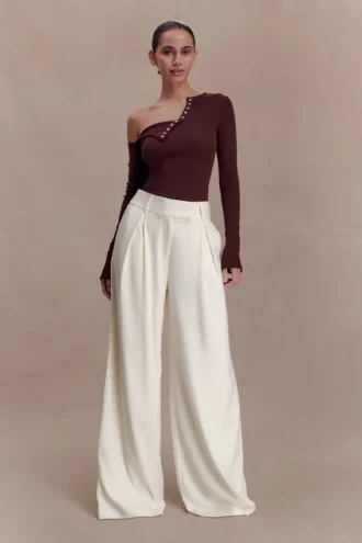 Maelle Off Shoulder Long Sleeve Top – Deep Chocolate Maelle Off Shoulder Long Sleeve Top – Deep Chocolate